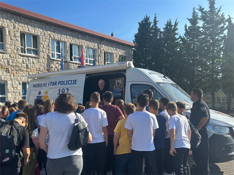 Slika /PU%20splitsko-dalmatinska%202022/Prevencija/imotski2.jpg