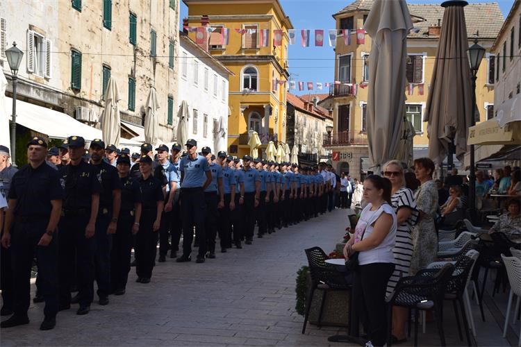 Policijska uprava splitsko-dalmatinska - U nedjelju se u Splitu održava  nogometna utakmica visokog rizika između HNK „Hajduk“ i HNK „Rijeka“