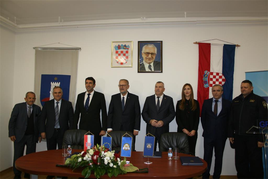 Slika /PU_SD/5.imotski.jpg