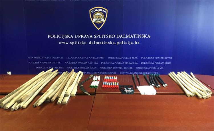 Slika /PU_SD/PU_SD/navijači.jpg
