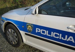 Slika PU_SD///auto_policija04.jpg