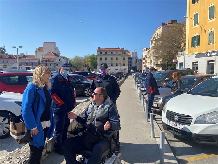 Slika PU_SD/akcija%20znak%20pristrup%20split%201.jpg